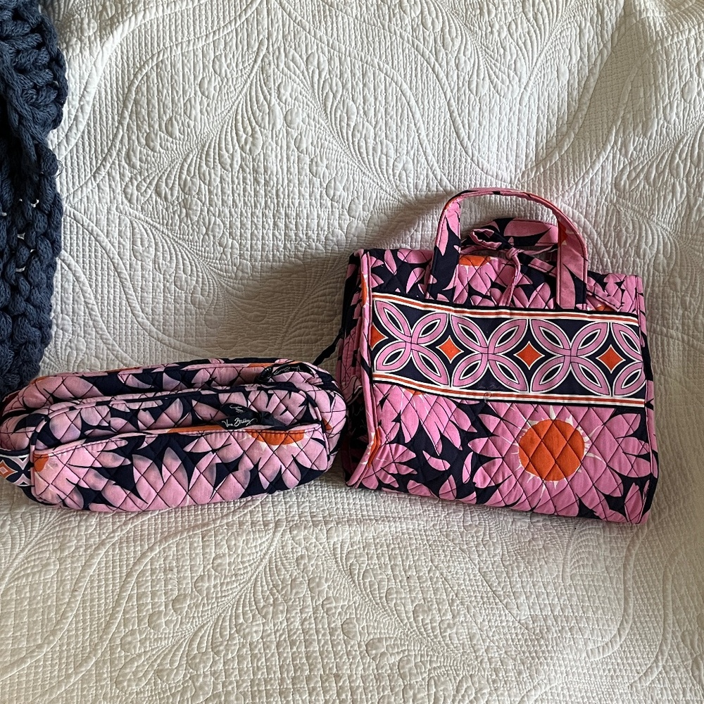 Vera Bradley 2 Pc Travel Toiletry in Loves Me: NWOT Hanging Organizer, Dopp kit